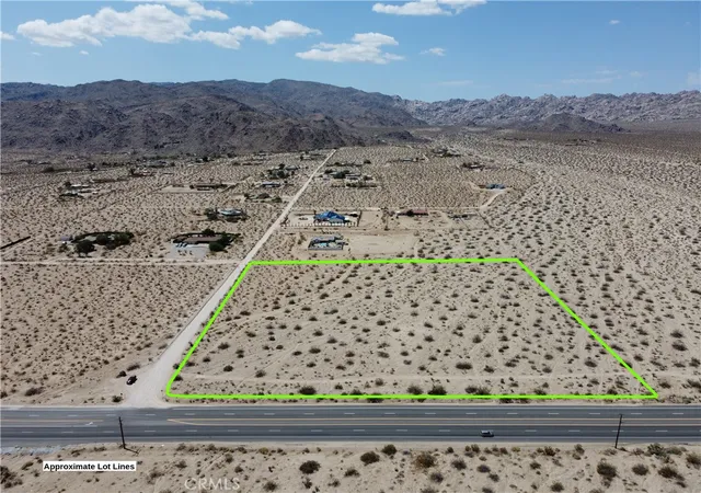 Homes for sale in 29 Palms, CA | 70000 29 Palms Hwy, 29 Palms, CA 92277 | MLS# JT26125655