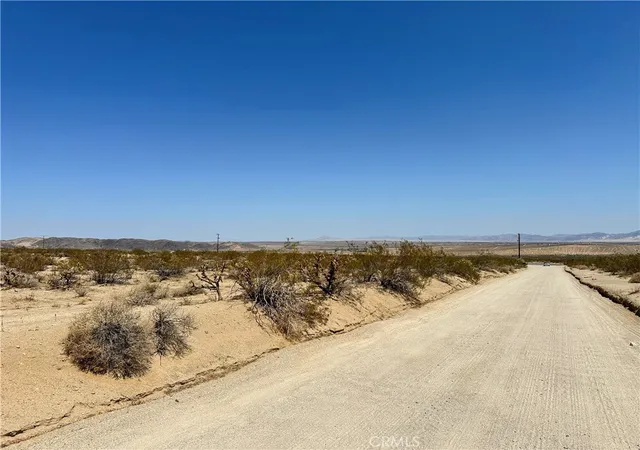 Homes for sale in 29 Palms, CA | 70000 29 Palms Hwy, 29 Palms, CA 92277 | MLS# JT26125655