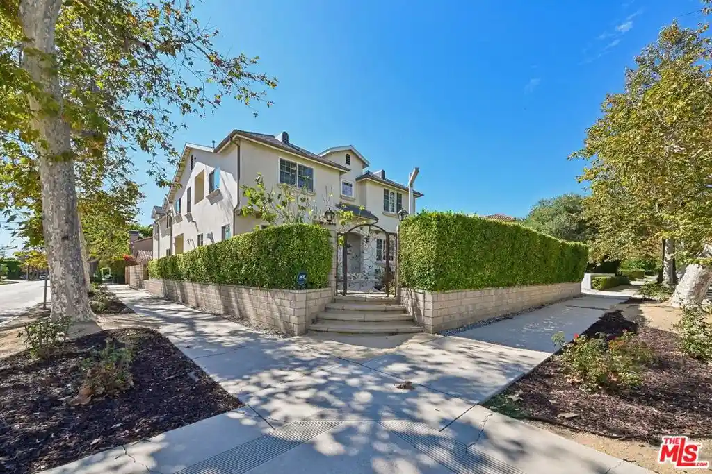 Photo 1 of Single family home for sale at 603 N Las Palmas Ave, Los Angeles, CA 90004 | MLS# 26850503 | Listing updated on 2026-10-12