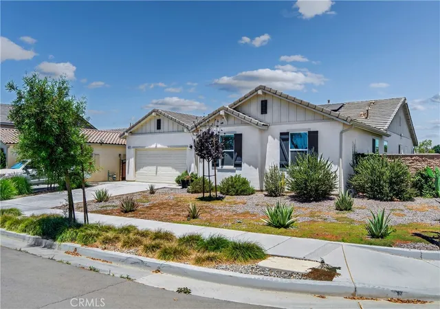 Photo 3 of Single family home for sale at 9019 Black Thorn St, Jurupa Valley, CA 92509 | MLS# SW26134373 | Listing updated on 2026-10-05