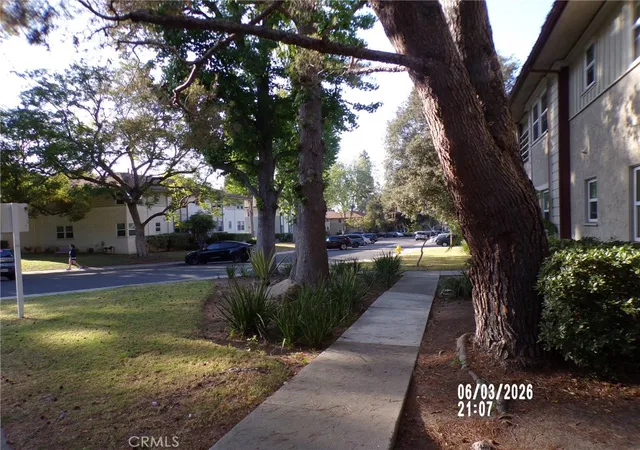 Homes for sale in Los Angeles, CA | 5832 Bowcroft #4, Los Angeles, CA 90016 | MLS# IV26136573