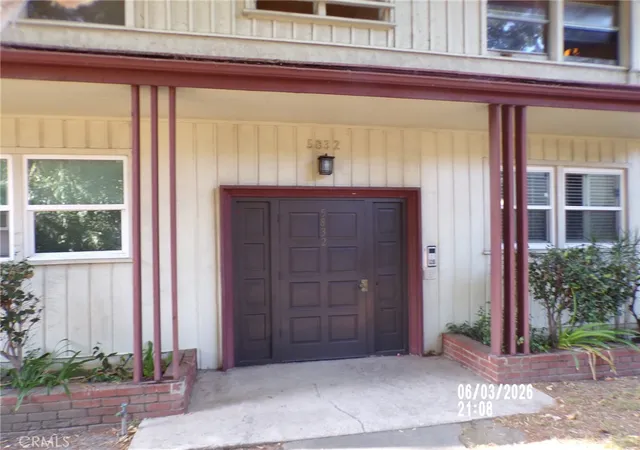Homes for sale in Los Angeles, CA | 5832 Bowcroft #4, Los Angeles, CA 90016 | MLS# IV26136573