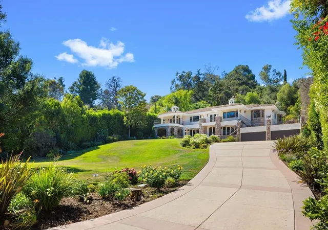 Photo 3 of Mansion for sale at 11947 Iredell St, Studio City, CA 91604 | MLS# NDP2606010 | Listing updated on 2026-06-24