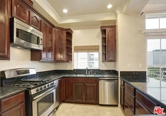 Photo 2 of Condo for sale at 700 S Ardmore Ave #PH1, Los Angeles, CA 90005 | MLS# 26851043 | Listing updated on 2026-07-10