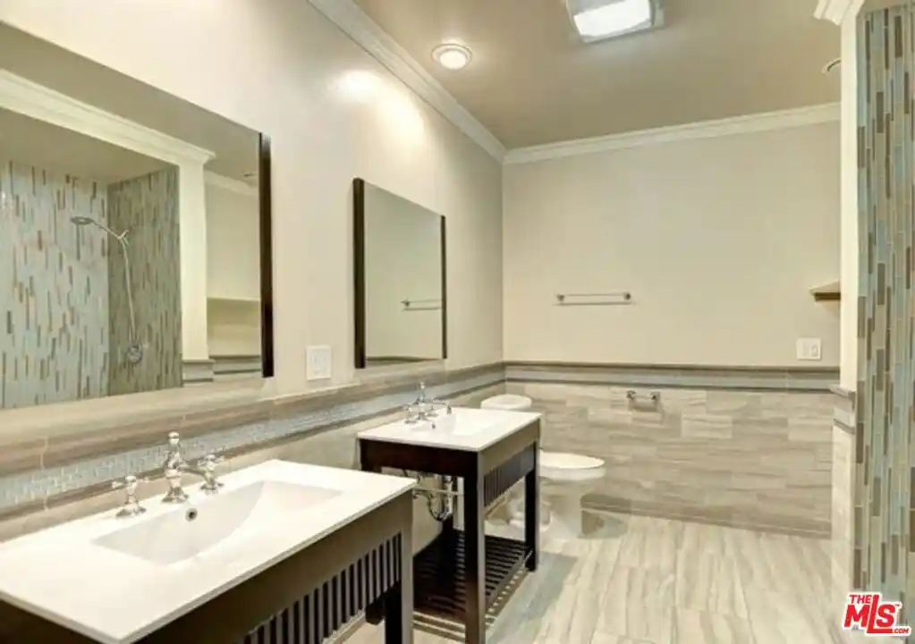 Listing Photo 4 - Condo for sale in 700 S Ardmore Ave located at 700 S Ardmore Ave, Los Angeles, CA 90005 - Unit #PH1