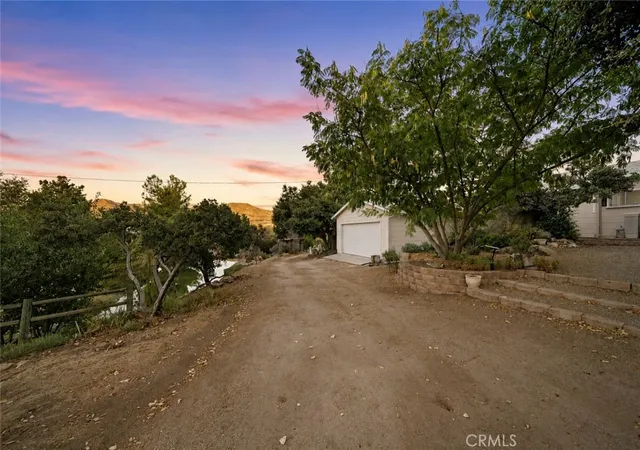 Photo 2 of Sale Pending at 44465 Ruellin Rd, Hemet, CA 92544 | MLS# SW26136448 | Listing updated on 2026-10-02