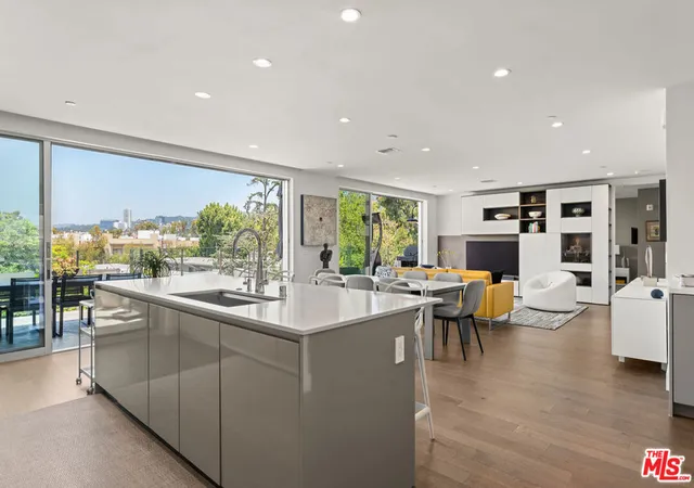 2nd image of 728 N Sweetzer Ave, Los Angeles, CA 90069