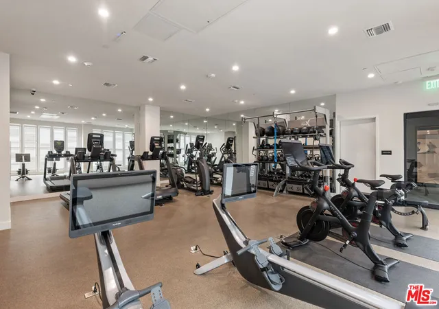 2nd image of 728 N Sweetzer Ave, West Hollywood, CA 90069