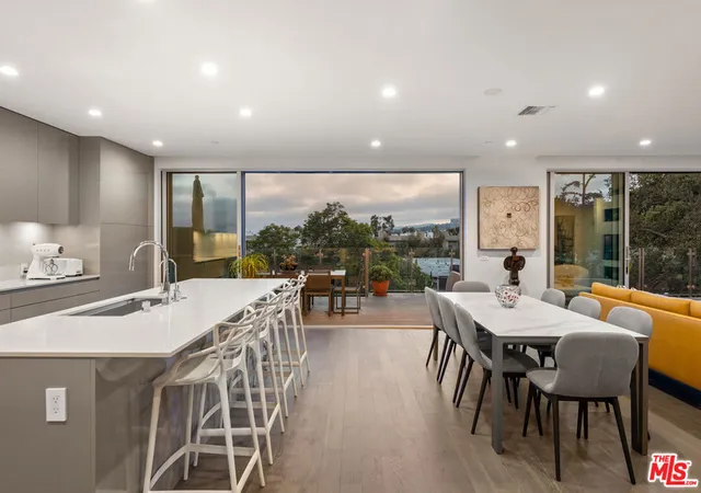 4th image of 728 N Sweetzer Ave, Los Angeles, CA 90069