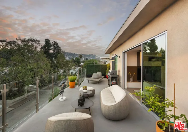 5th image of 728 N Sweetzer Ave, Los Angeles, CA 90069