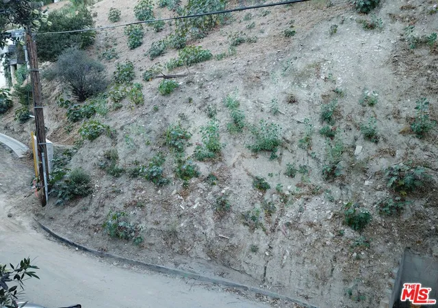 5th image of 3947 N Hopevale Dr, Sherman Oaks, CA 91403 | MLS# 26851245