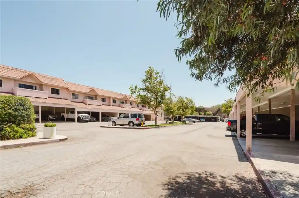 Listing Photo 1 - Condo for sale in 10943 Laurel Cyn located at 10943 Laurel Cyn, San Fernando, CA 91340 - Unit #14