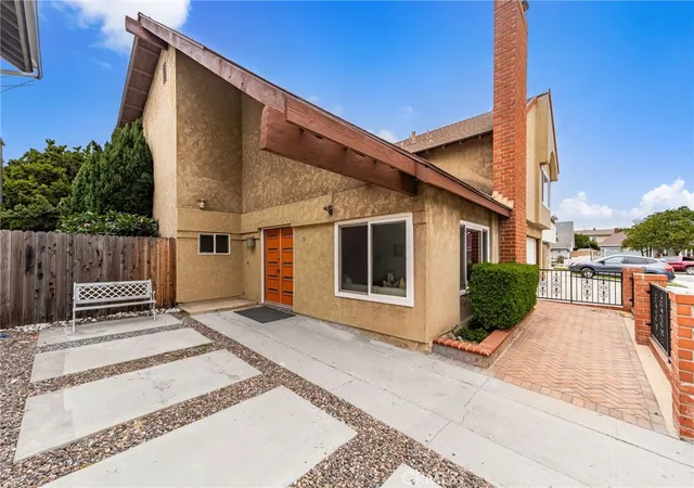 Photo 4 of Single family home for sale at 5317 Vista Del Mar, Cypress, CA 90630 | MLS# PW26131904 | Listing updated on 2026-09-13