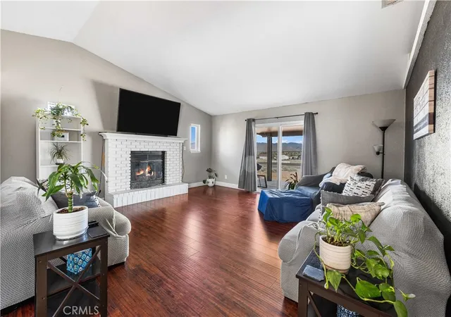3rd image of 15723 Halinor St, Hesperia, CA 92345 | MLS# SR26136635