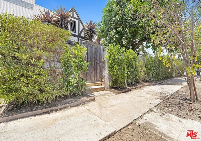 Listing Photo 5 - Condo for sale in building located at 4326 Gtwy Ave, Los Angeles, CA 90029