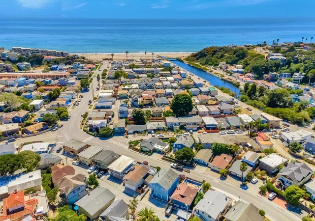 Photo 1 of Single family home for sale at 307 Treasure Is, Aptos, CA 95003 | MLS# ML82051956 | Listing updated on 2026-09-30