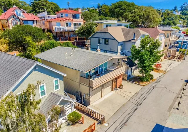 Photo 3 of Single family home for sale at 307 Treasure Is, Aptos, CA 95003 | MLS# ML82051956 | Listing updated on 2026-09-30