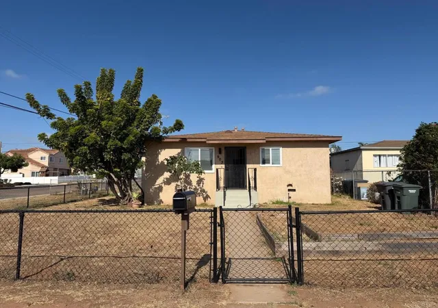 Homes for sale in Imperial Beach, CA | 935 Elm Ave, Imperial Beach, CA 91932 | MLS# PTP2604785