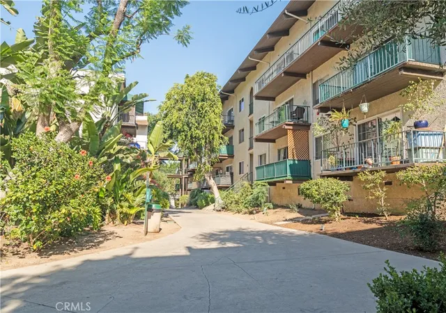 1st image of 5460 White Oak Ave #E129, Encino, CA 91316 | MLS# SR26130387