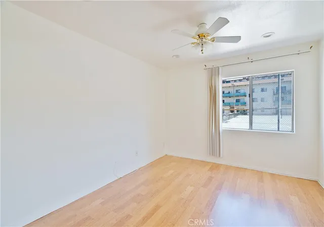 4th image of 5460 White Oak Ave #E129, Encino, CA 91316 | MLS# SR26130387