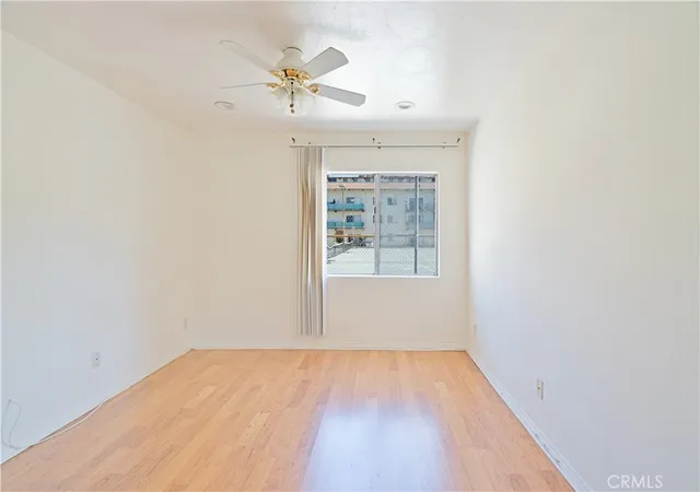 5th image of 5460 White Oak Ave #E129, Encino, CA 91316 | MLS# SR26130387