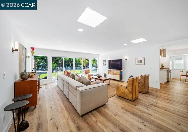 Photo 4 of Sale Pending at 1409 Walden Rd, Walnut Creek, CA 94597 | MLS# 41139308 | Listing updated on 2026-07-07