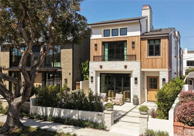 Homes for sale in Corona Del Mar, CA | 303 Jasmine Ave, Corona Del Mar, CA 92625 | MLS# LG26136893
