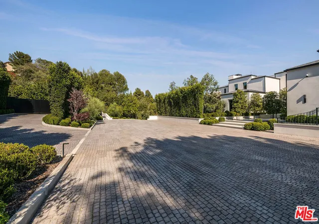 3rd image of 73 Beverly Park Ln, Beverly Hills, CA 90210 | MLS# 26849853