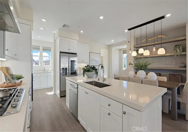 Homes for sale in Valencia, CA | 27556 Prarie Wy, Valencia, CA 91381 | MLS# OC26137054