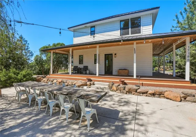 Photo 3 of Single family home for sale at 17186 Highway 126, Sisters, OR 97759 | MLS# OC26137079 | Listing updated on 2026-10-08