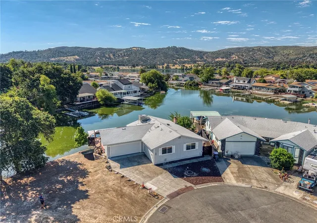 Homes for sale in Clearlake Oaks, CA | 13051 Flying Jib Ct, Clearlake Oaks, CA 95423 | MLS# LC26136517