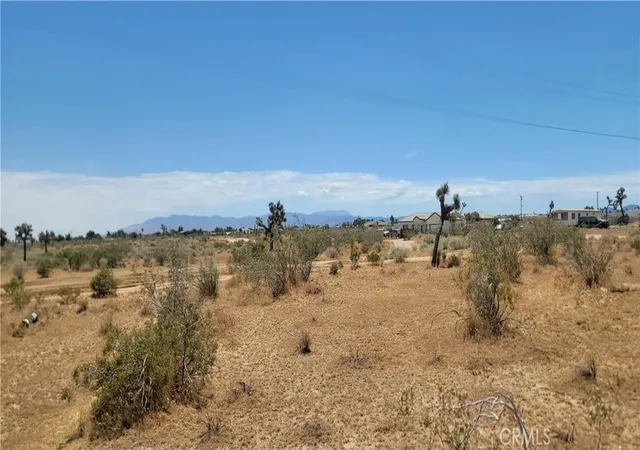 2nd image of 12350 Pueblo Trl, Phelan, CA 92392 | MLS# HD26137052