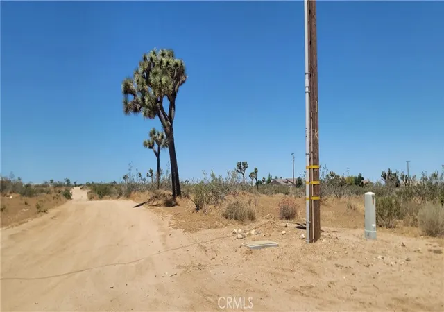 4th image of 12350 Pueblo Trl, Phelan, CA 92392 | MLS# HD26137052
