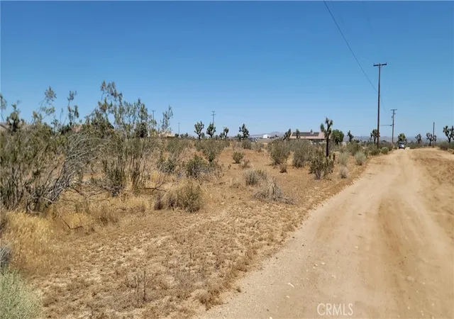 5th image of 12350 Pueblo Trl, Phelan, CA 92392 | MLS# HD26137052