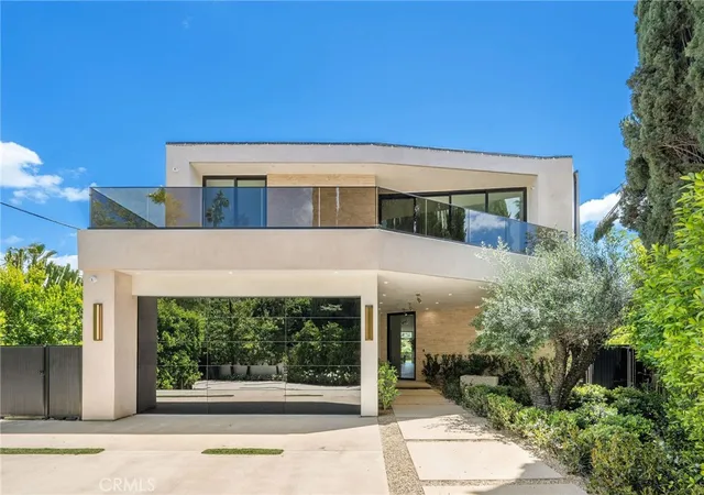 1st image of 16988 Strawberry Dr, Encino, CA 91436 | MLS# SR26137155