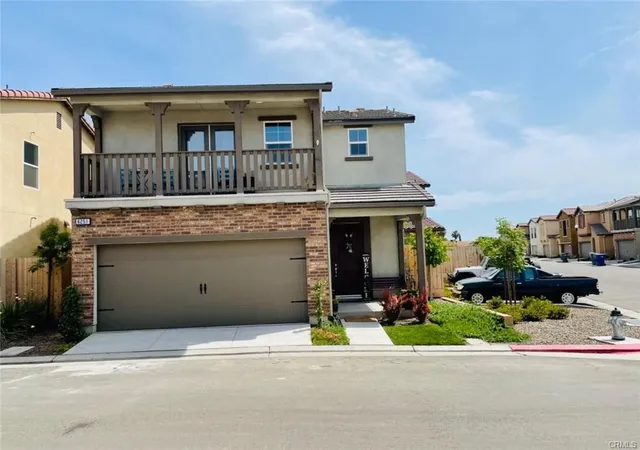 Homes for sale in Fresno, CA | 6251 E Overlook, Fresno, CA 93727 | MLS# SR26137071