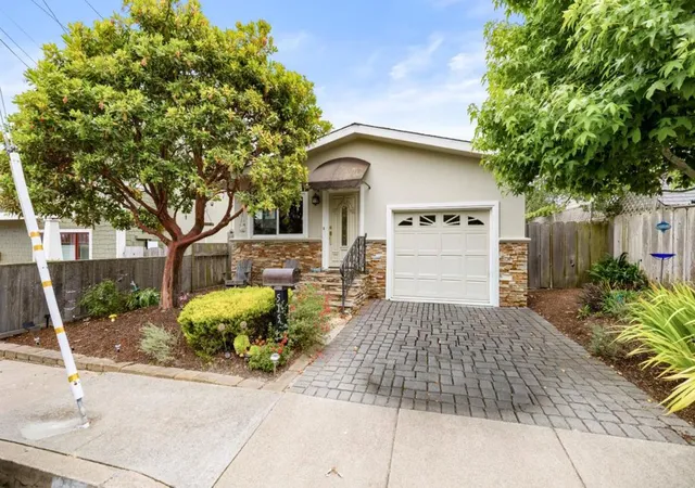 Homes for sale in Pacific Grove, CA | 514 7th St, Pacific Grove, CA 93950 | MLS# ML82052002