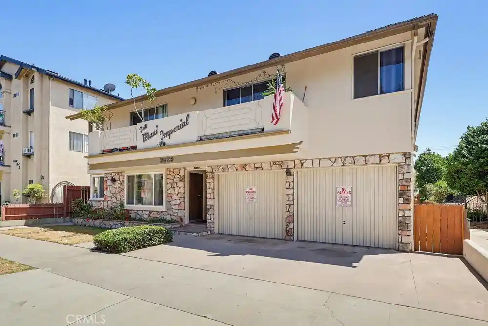 Listing Photo 2 - Condo for sale in 2060 E 3Rd St located at 2060 E 3Rd St, Long Beach, CA 90814 - Unit 2060 E 3rd Street