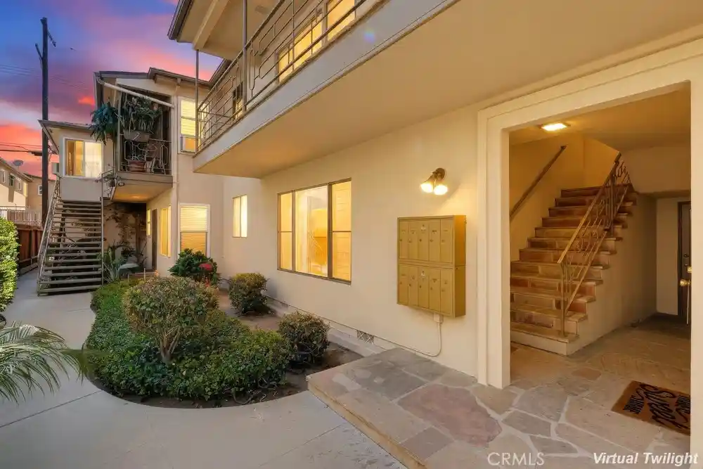 Listing Photo 45 - Condo for sale in 2060 E 3Rd St located at 2060 E 3Rd St, Long Beach, CA 90814 - Unit 2060 E 3rd Street