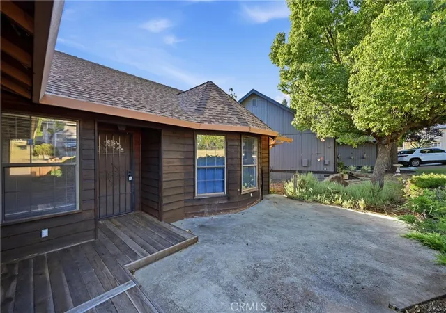 Homes for sale in Hidden Valley Lake, CA | 17153 Squirrelhill Rd, Hidden Valley Lake, CA 95467 | MLS# LC26136644