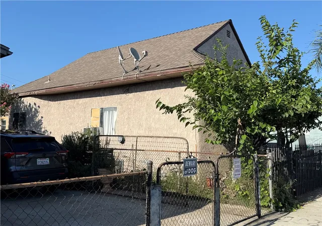 Listing Photo 4 - Condo for sale in building located at 4227 E Cesar Chavez, Los Angeles, CA 90063