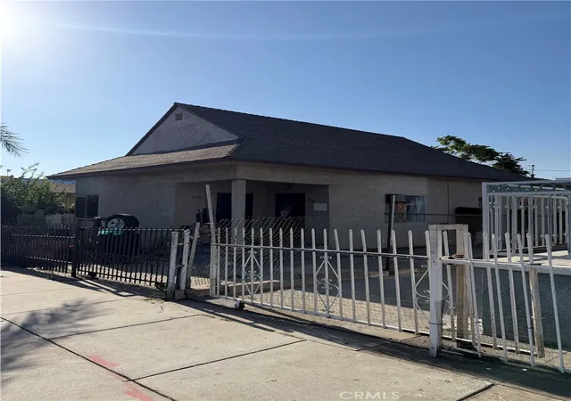 Listing Photo 5 - Condo for sale in building located at 4227 E Cesar Chavez, Los Angeles, CA 90063