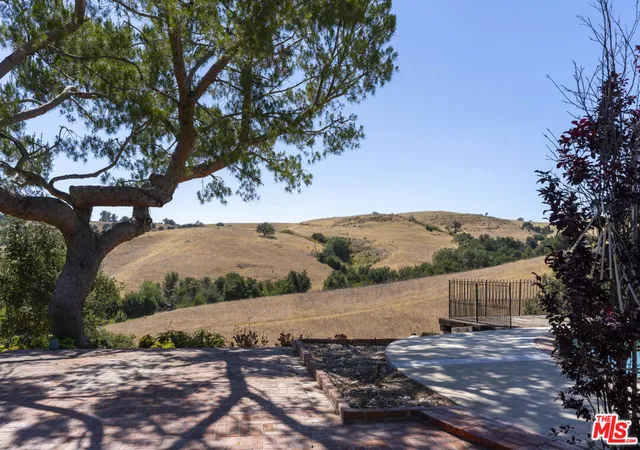 Homes for sale in Hidden Hills, CA | 24962 Eldorado Meadow Rd, Hidden Hills, CA 91302 | MLS# 26841777