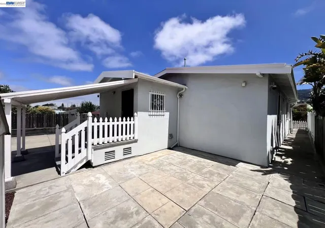 23rd image of 3325 Macarthur Blvd, Oakland, CA 94602 | MLS# 41139336