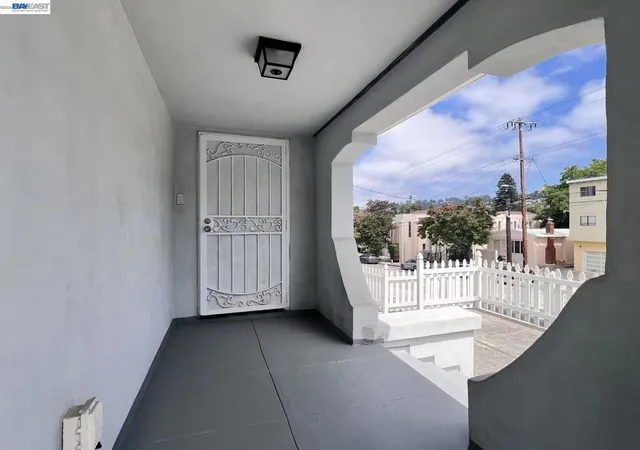4th image of 3325 Macarthur Blvd, Oakland, CA 94602 | MLS# 41139336