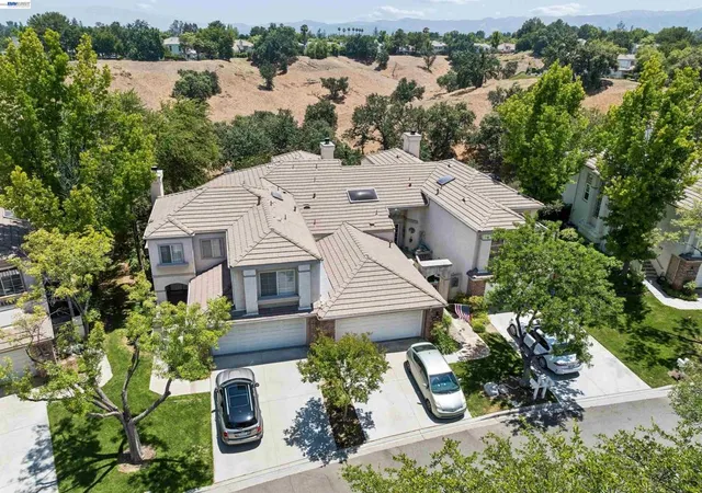 Photo 2 of Townhouse for sale at 24448 Hampton Dr #B, Valencia, CA 91355 | MLS# 41139341 | Listing updated on 2026-08-31