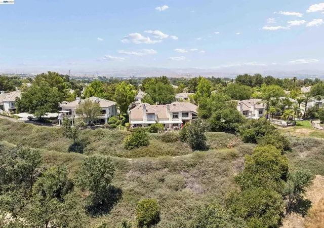 Photo 3 of Townhouse for sale at 24448 Hampton Dr #B, Valencia, CA 91355 | MLS# 41139341 | Listing updated on 2026-08-31