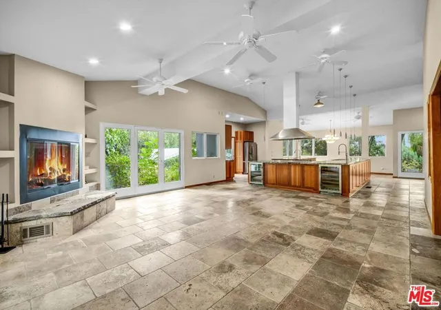 3rd image of 5653 Shirley Ave, Tarzana, CA 91356 | MLS# 26850207