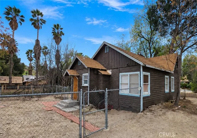 Homes for sale in Bloomington, CA | 11139 Laurel, Bloomington, CA 92316 | MLS# IV26130734