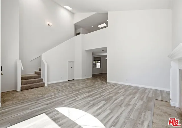 4th image of 19250 Oxnard St, Tarzana, CA 91356 | MLS# 26851561
